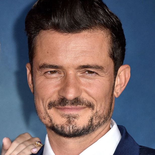 Celebrities_who_wear_coloured_contact_lenses_row_8