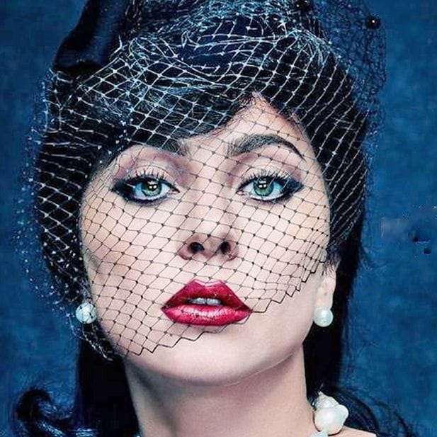 Celebrities_who_wear_coloured_contact_lenses_row_3