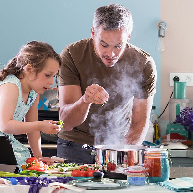 The_Benefits_of_Wearing_Lenses_While_Cooking_row_3