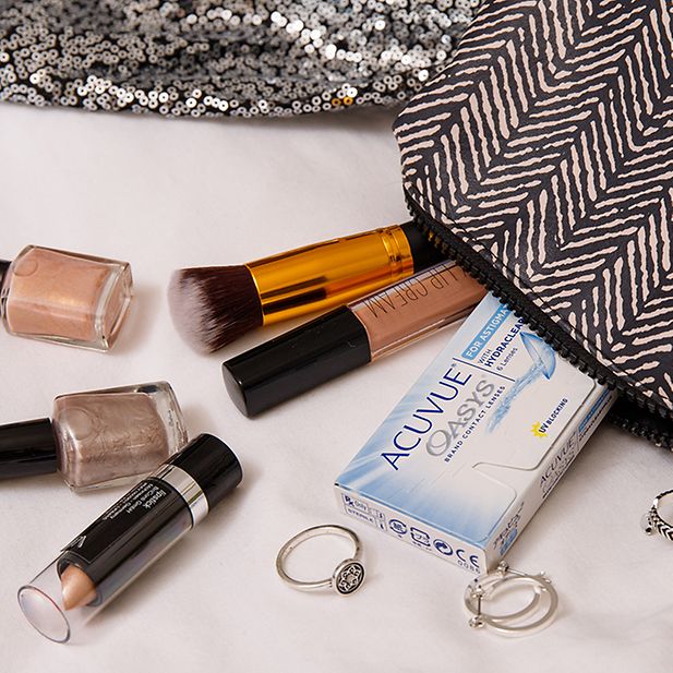 How_can_you_make_your_contact_lenses_feel_more_comfortable?_row_5