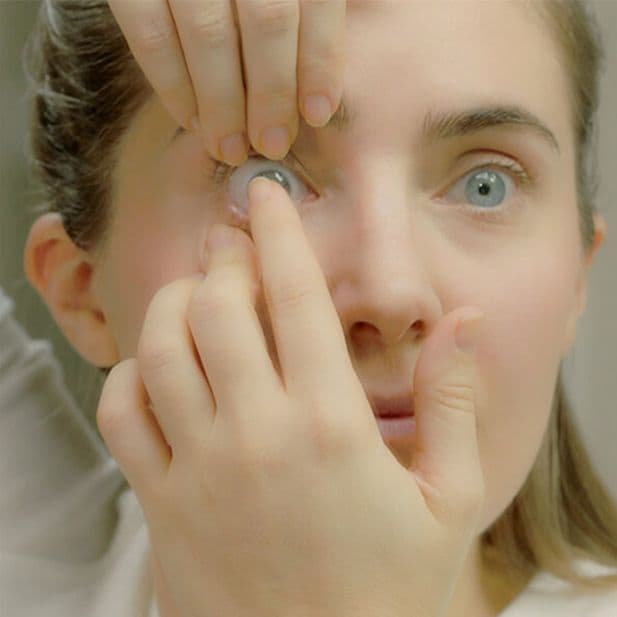 Inserting_lenses_row_6