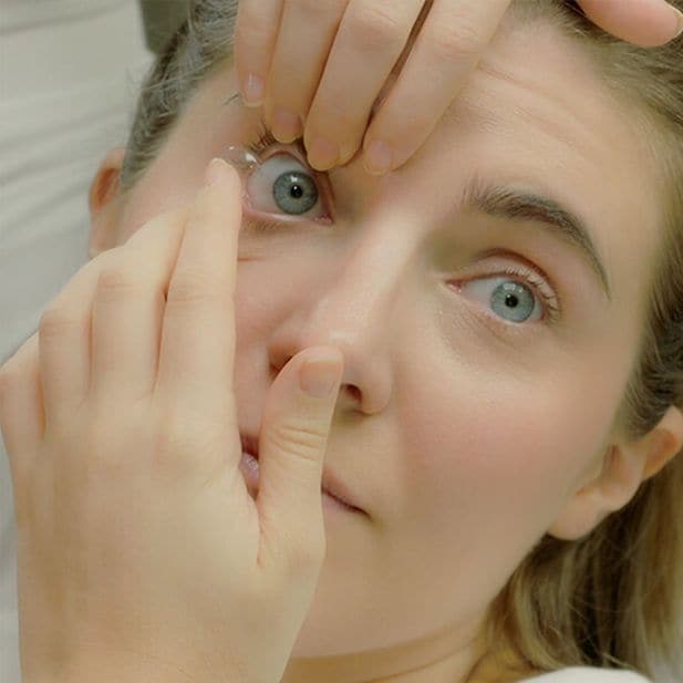 Inserting_lenses_row_5