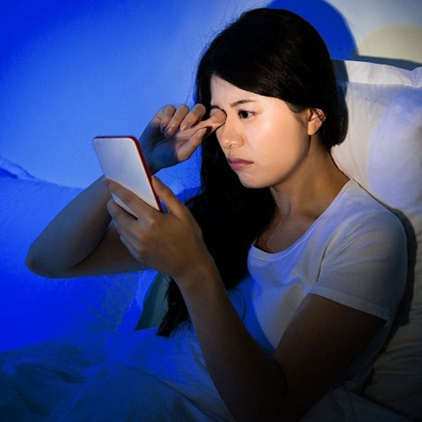 Sleeping_with_contact_lenses_why_it's_better_not_to_do_this_row_3
