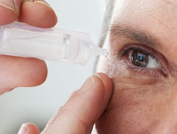The_difference_between_eye_drops_and_saline_liquid_row_1